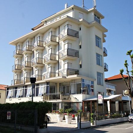 Hotel Goldene Rose Римини Экстерьер фото
